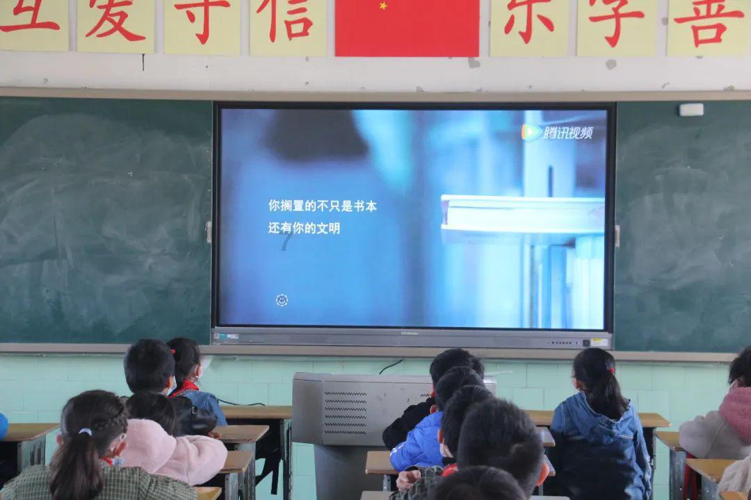 逃离潮湿的房屋